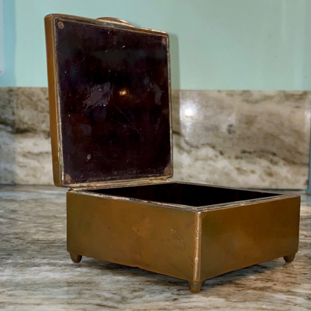 Vintage Jennings Brother Signed Trinket Box